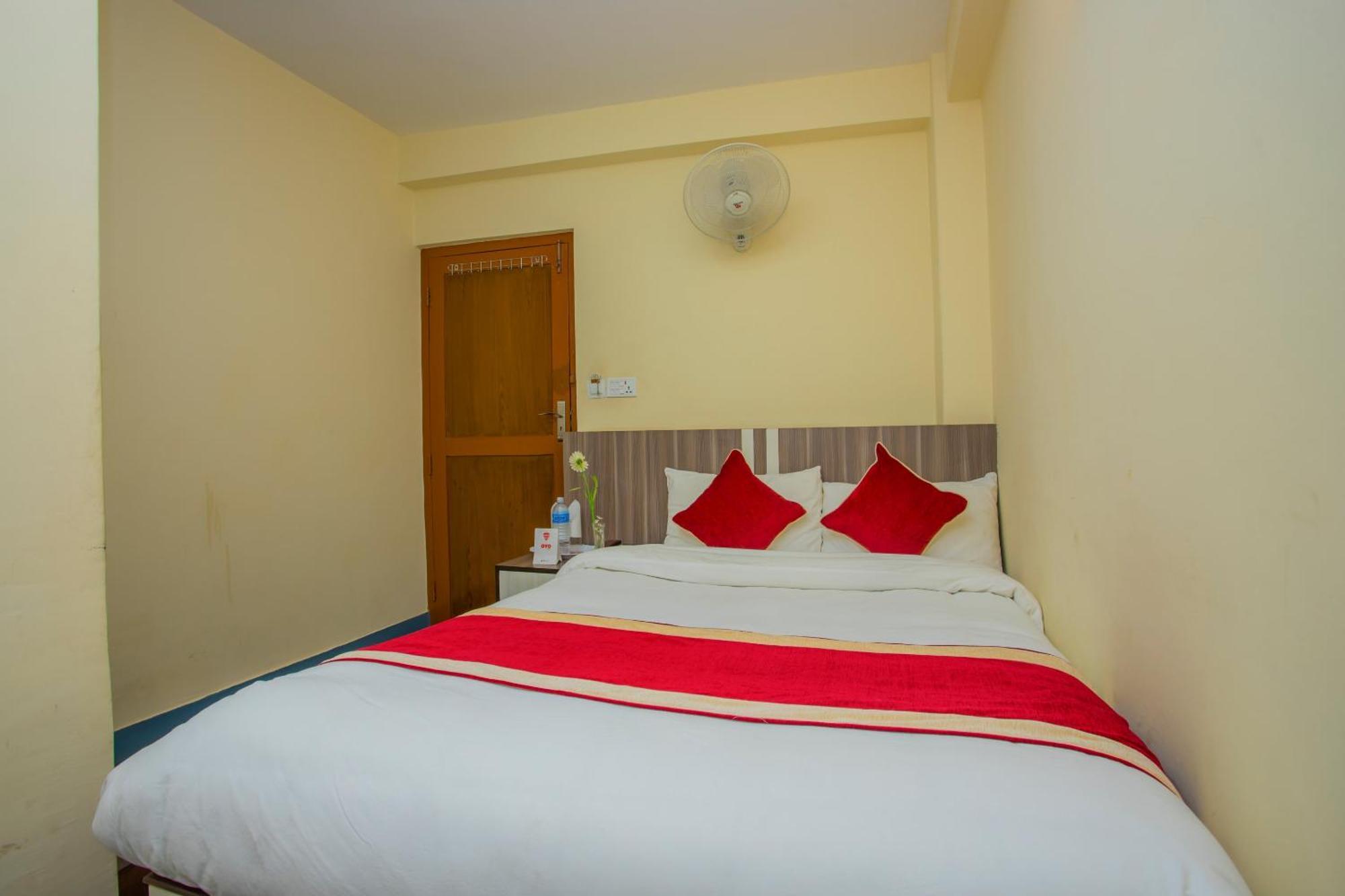 OYO 297 Hotel Aayam Kathmandu Buitenkant foto